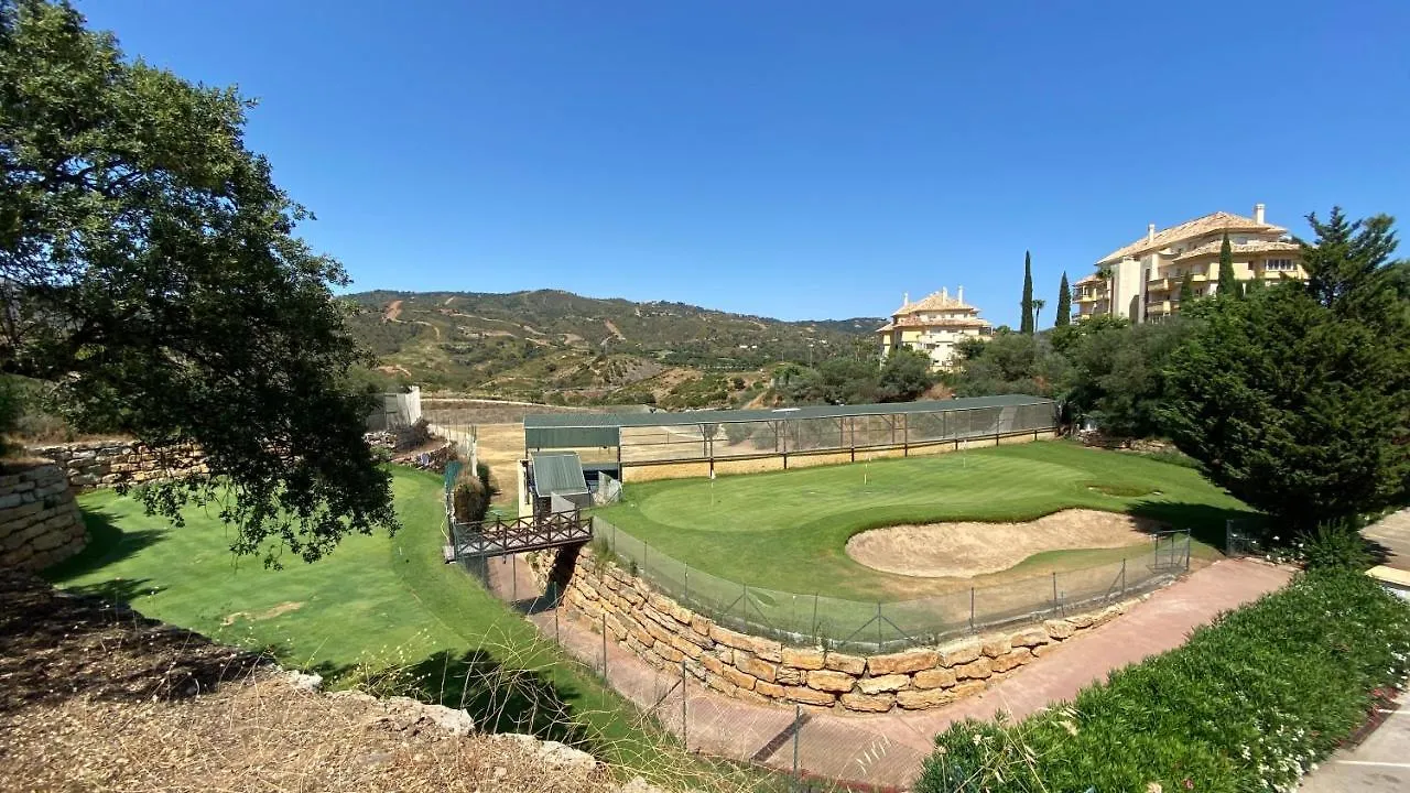 Luxury Apartment Elviria Hills 마르베야