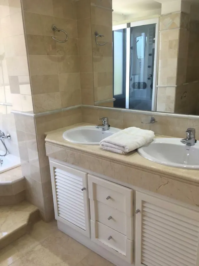 Luxury Apartment Elviria Hills 마르베야 스페인